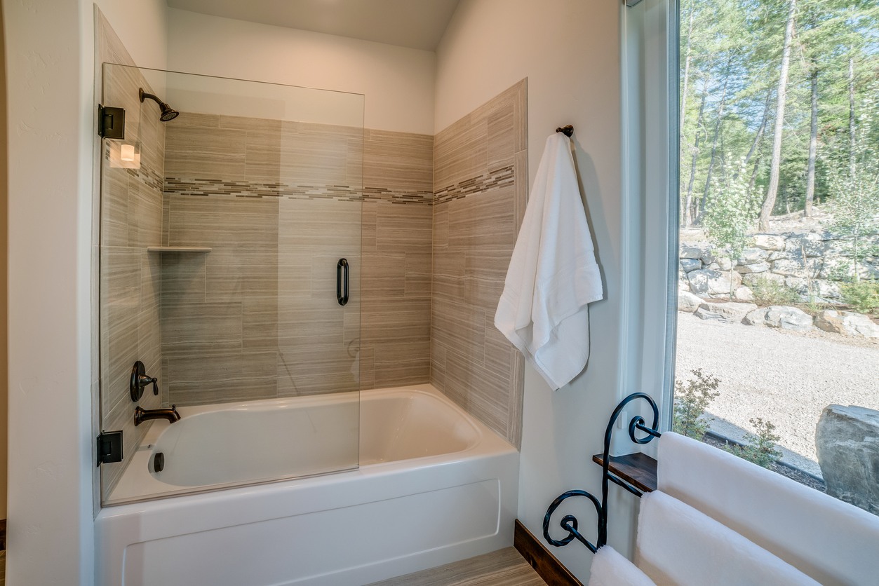 Shower & Tub Installation in West Perrine